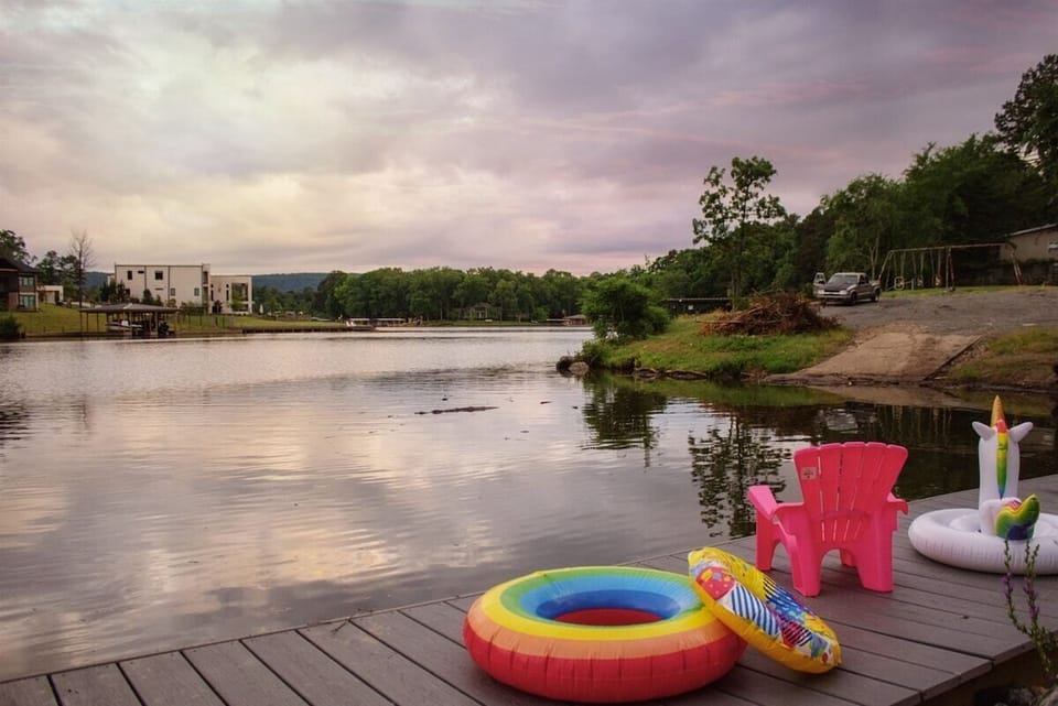 Enjoy Lake Hamilton from the Dock