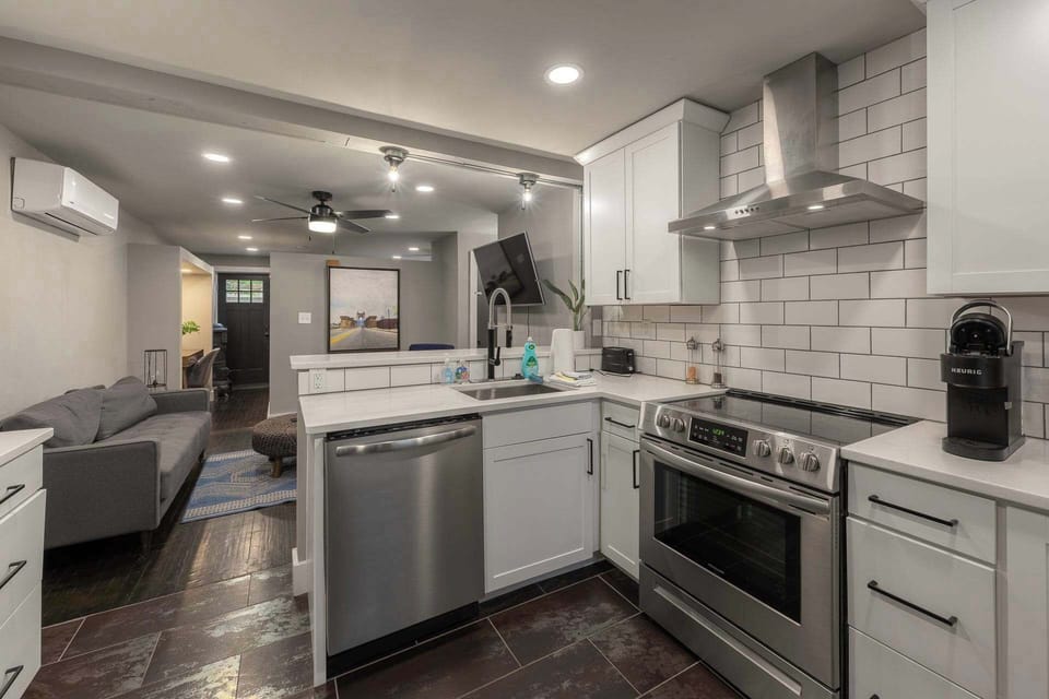 Spacious, well-equipped kitchen