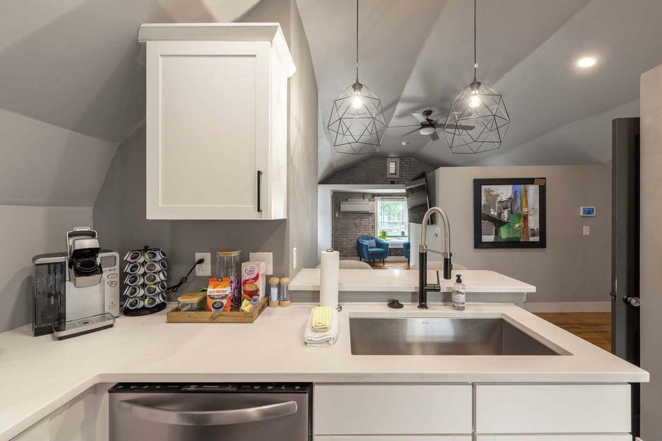 Compact kitchen with all essentials