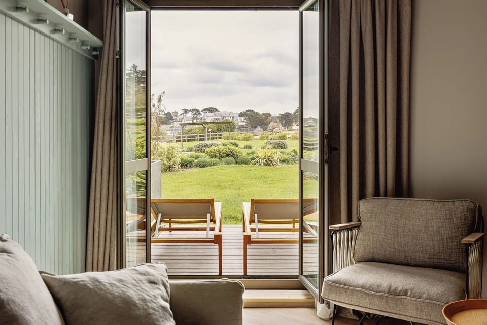 Garden level Junior Suite with terrace - Sea side | View from room