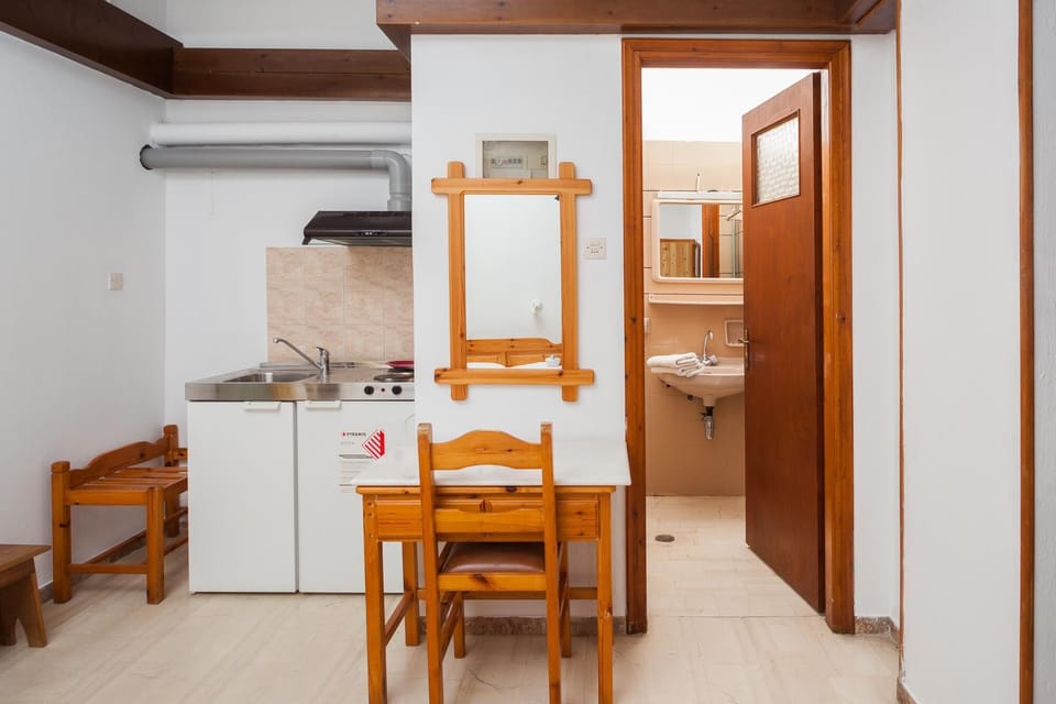 House, Smoking | Private kitchen