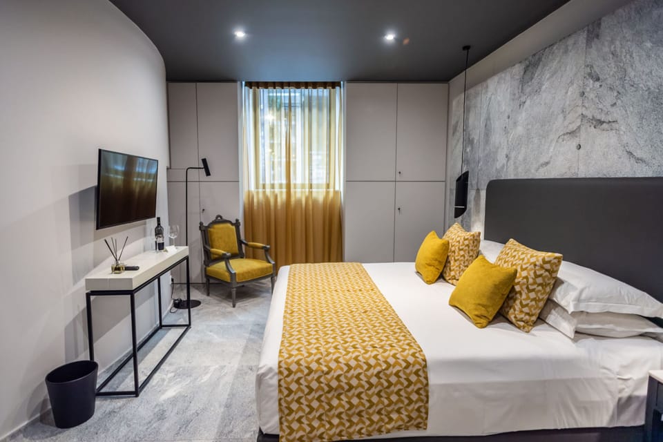 Queen Size Bedroom