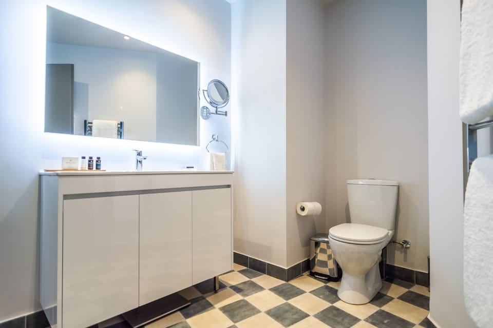 Bathroom With Modern Design