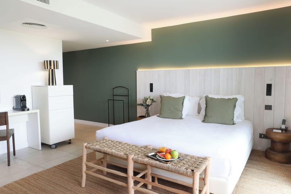 Junior Suite | Minibar, in-room safe, soundproofing, free WiFi