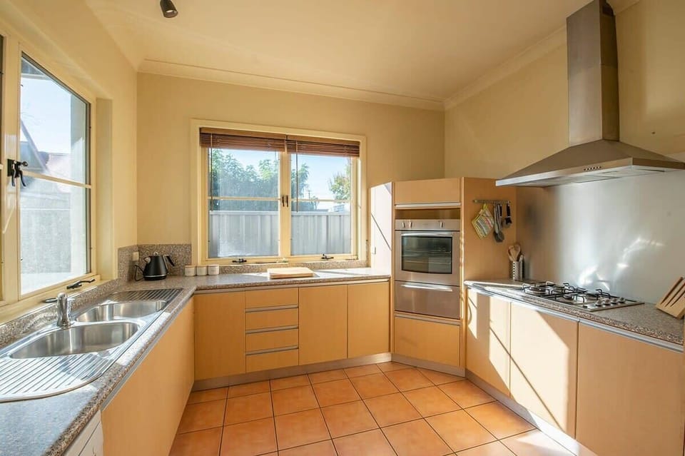 Well-equipped kitchen + NESPRESSO Coffee Machine