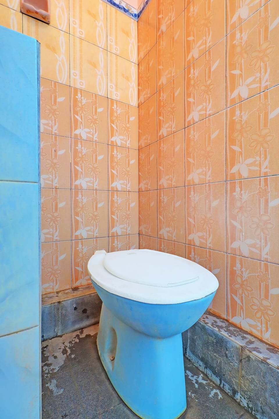 Double Room | Bathroom | Shower, towels, toilet paper