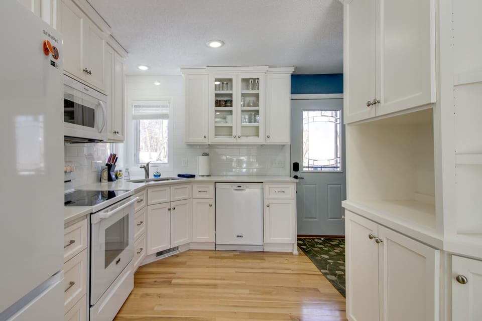 Kitchen | Cooking Basics | Paper Towels/Trash Bags Provided