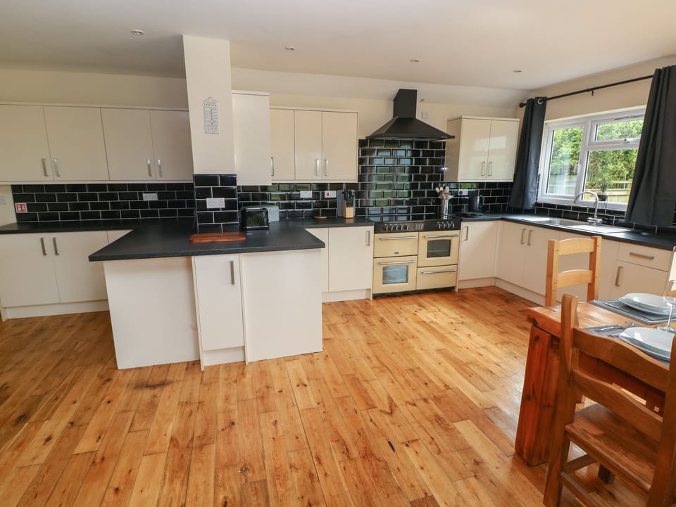 Fridge, dishwasher, electric kettle, toaster