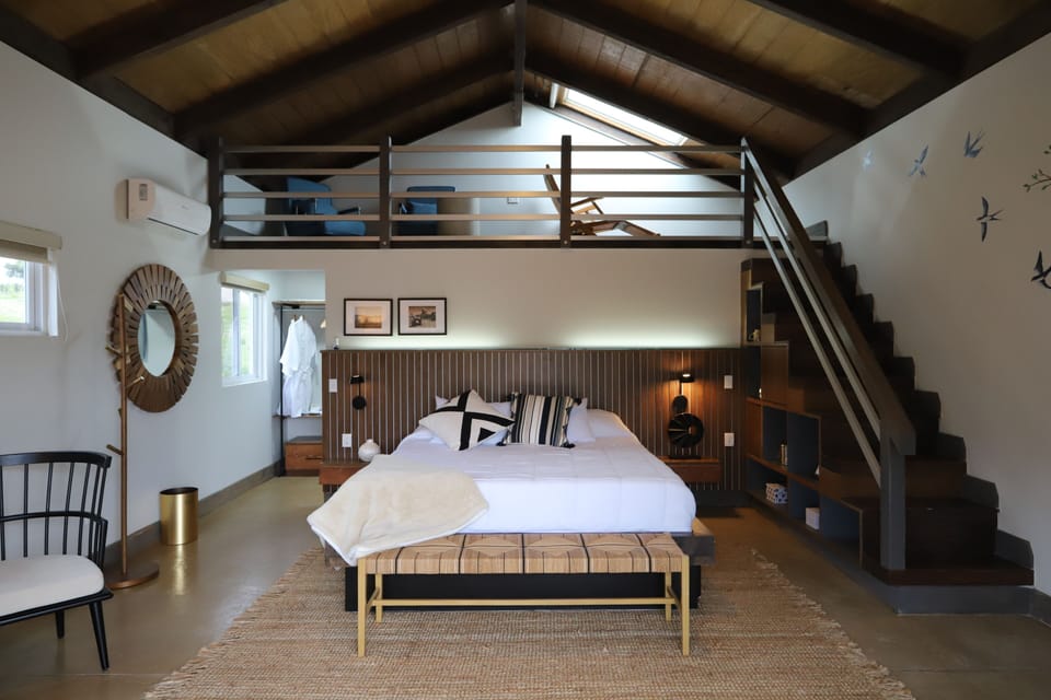 Cabin, 1 King Bed | Premium bedding, iron/ironing board, free WiFi, bed sheets