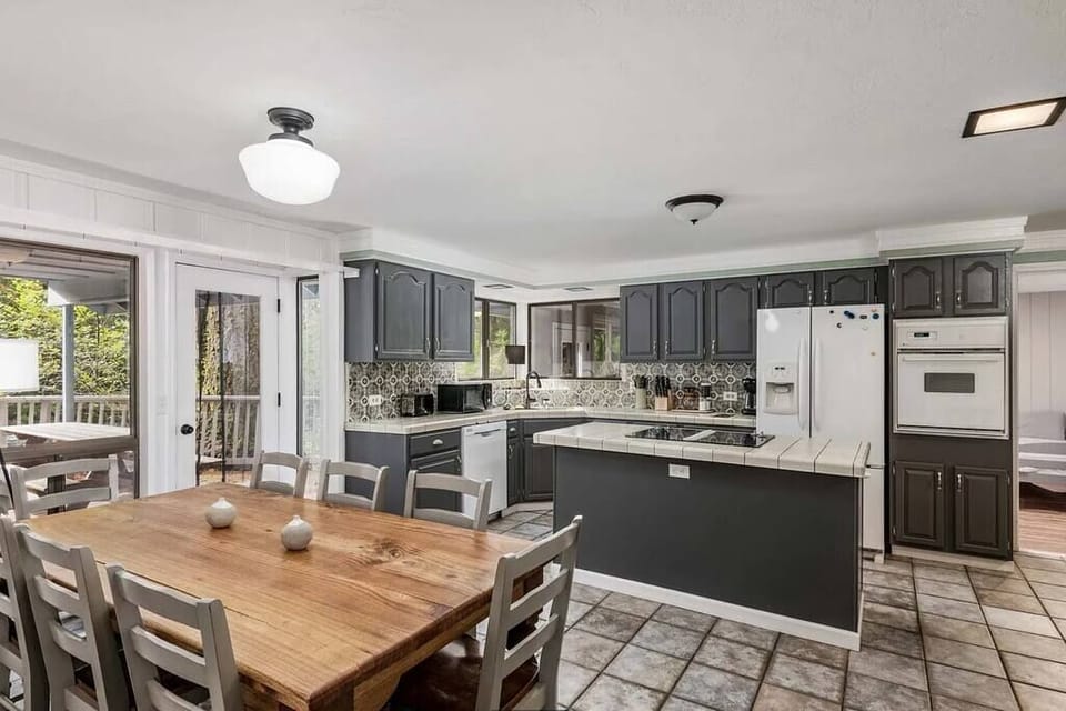 Kitchen and dining room