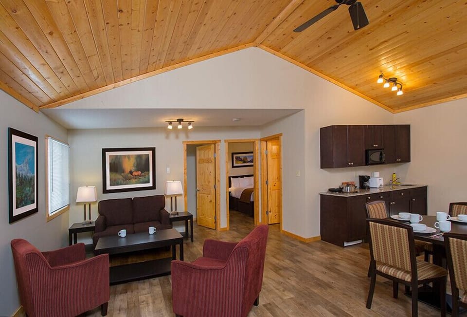 Cabin, 2 Bedrooms, Kitchen | Living room | Fireplace