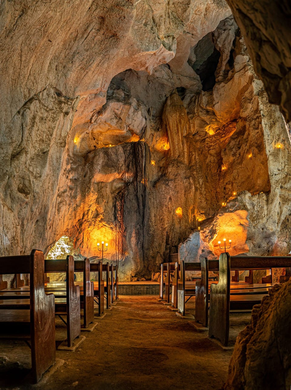 Spelunking/cave exploring