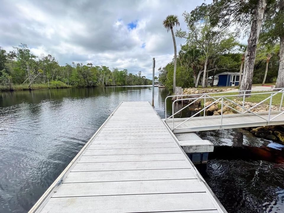 Boat Dock (1st come 1st serve) (2)