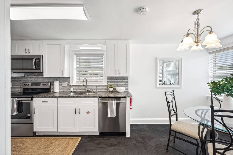 Fully Equipped Kitchen!