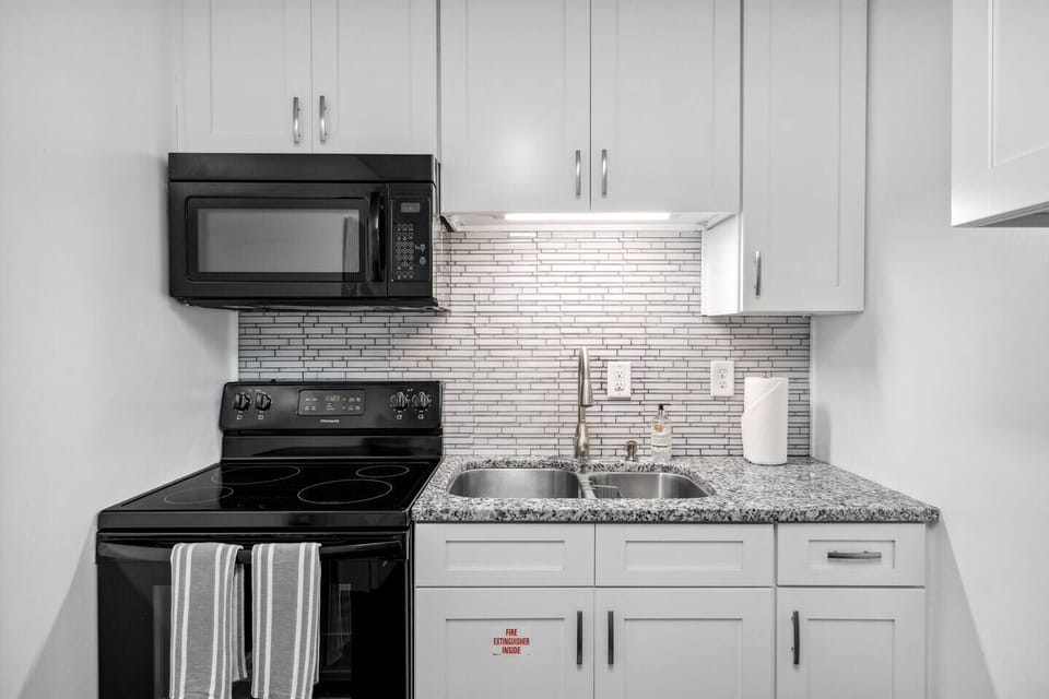 Fully Equipped Kitchen!
