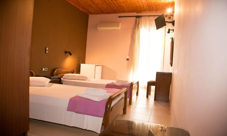 Twin Room | Hypo-allergenic bedding, soundproofing, free WiFi, bed sheets