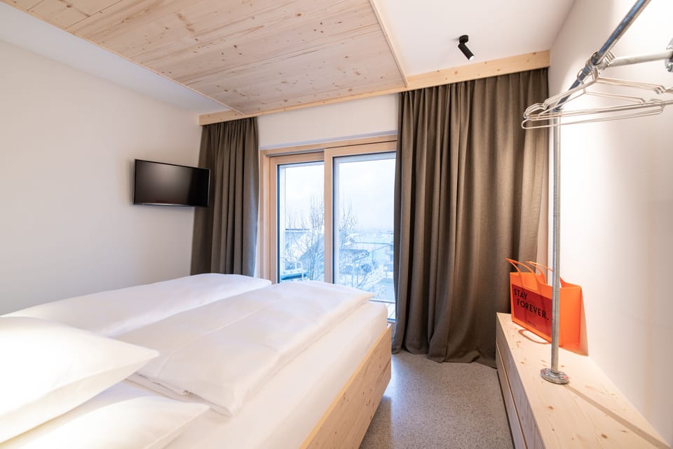 Double Room (Merry Mari) | In-room safe, blackout drapes, soundproofing, free rollaway beds
