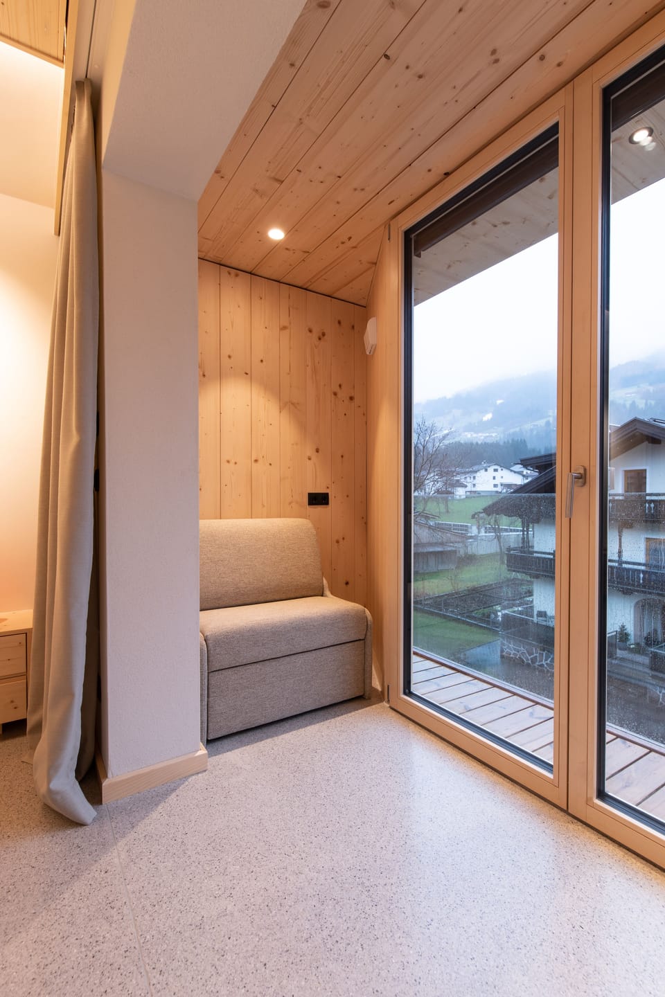Superior Double Room (Lovely Mari) | Interior detail