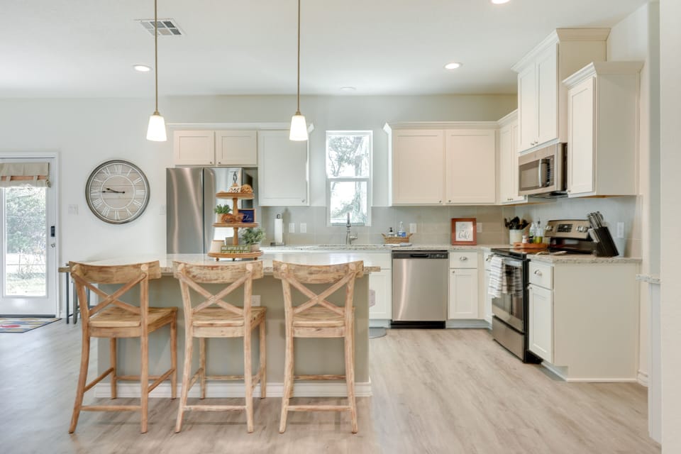 Kitchen | Blender | Slow Cooker | Toaster | Trash Bags/Paper Towels | Spices
