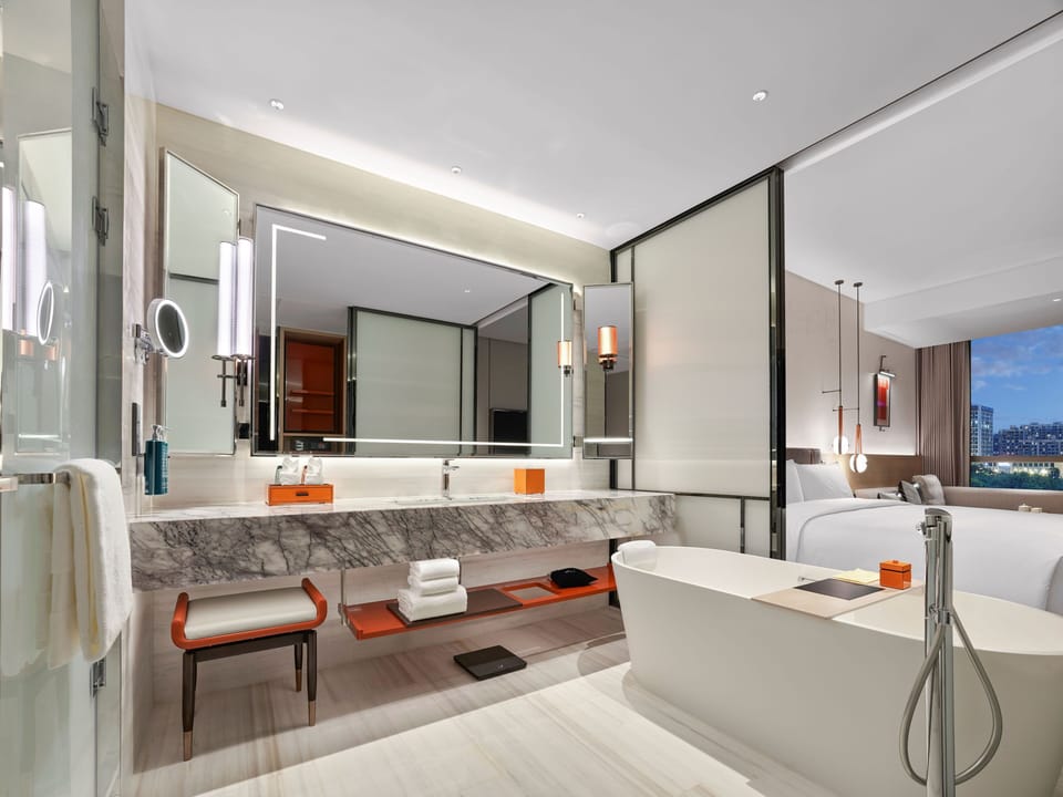 Premium Room, 1 King Bed | Bathroom | Free toiletries, hair dryer, bathrobes, slippers