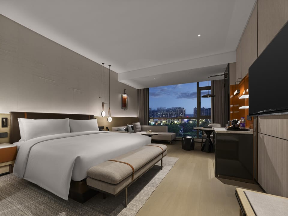 Premium Room, 1 King Bed | Premium bedding, down comforters, Select Comfort beds, minibar