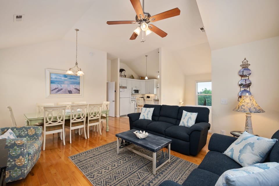 NH269: Salada Sea Breeze | TL Living, Dining & Kitchen