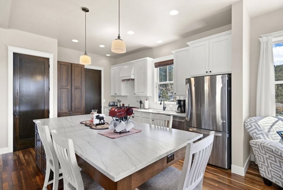 Enjoy morning coffee at the kitchen island