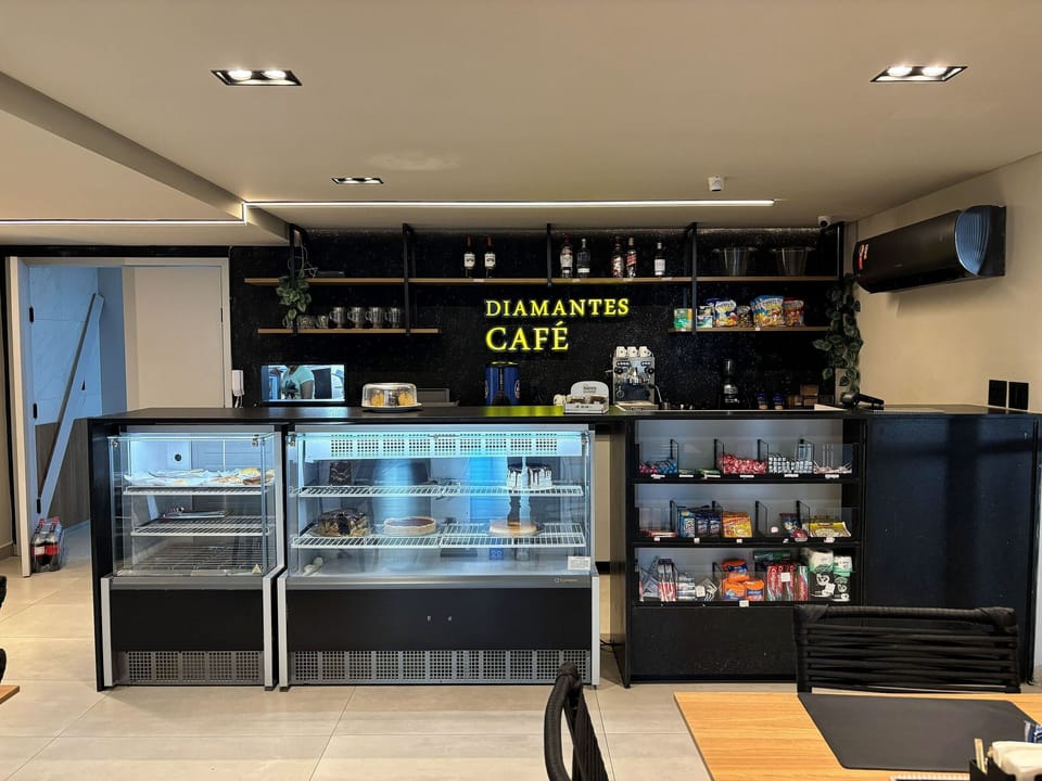 Comfort Studio | Dining