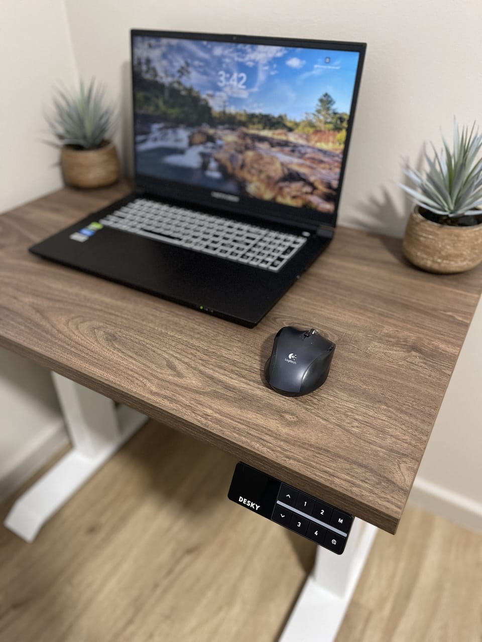 Workstation sit stand desk