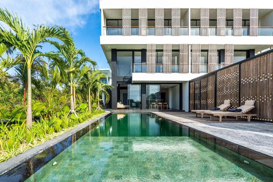 Freya 2 — Exterior, Swimming pool