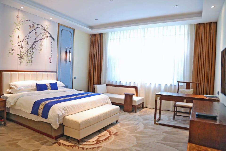 Executive Double Room | Premium bedding, in-room safe, desk, blackout drapes