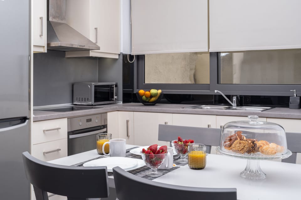 Gallery Apartment | Dining room