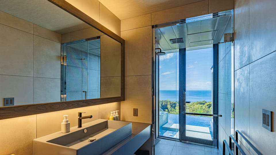 Luxury Twin Room | Bathroom | Slippers