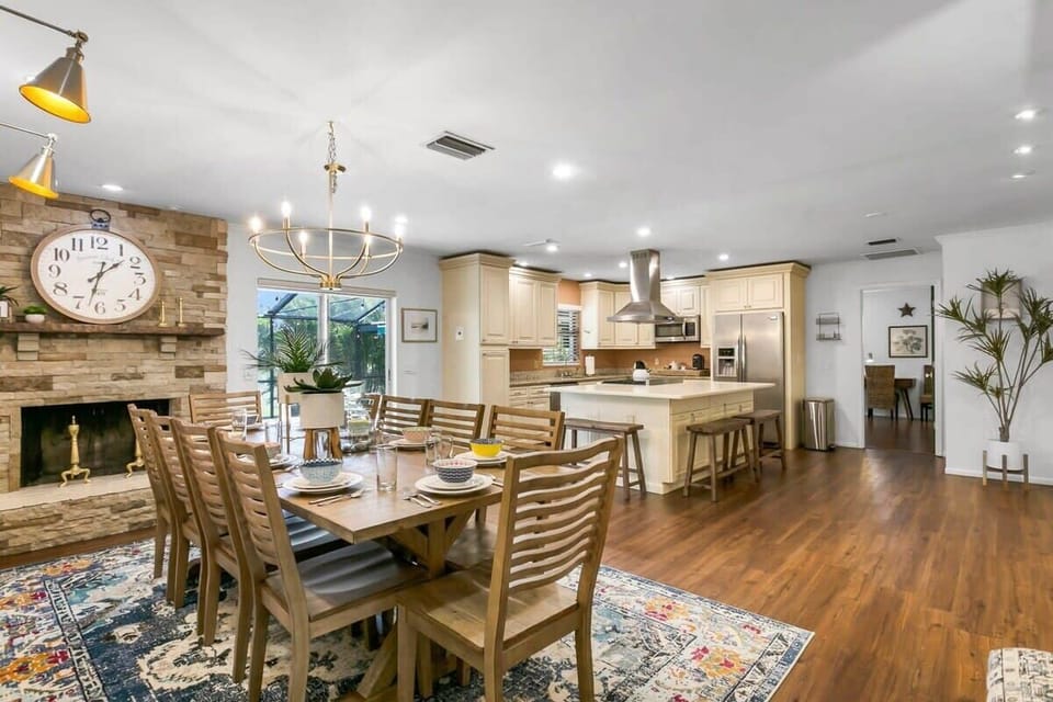 Open Area Kitchen and Dining