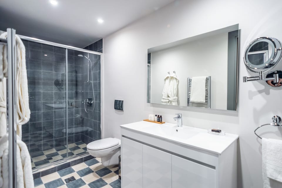 Bathroom With Modern Design