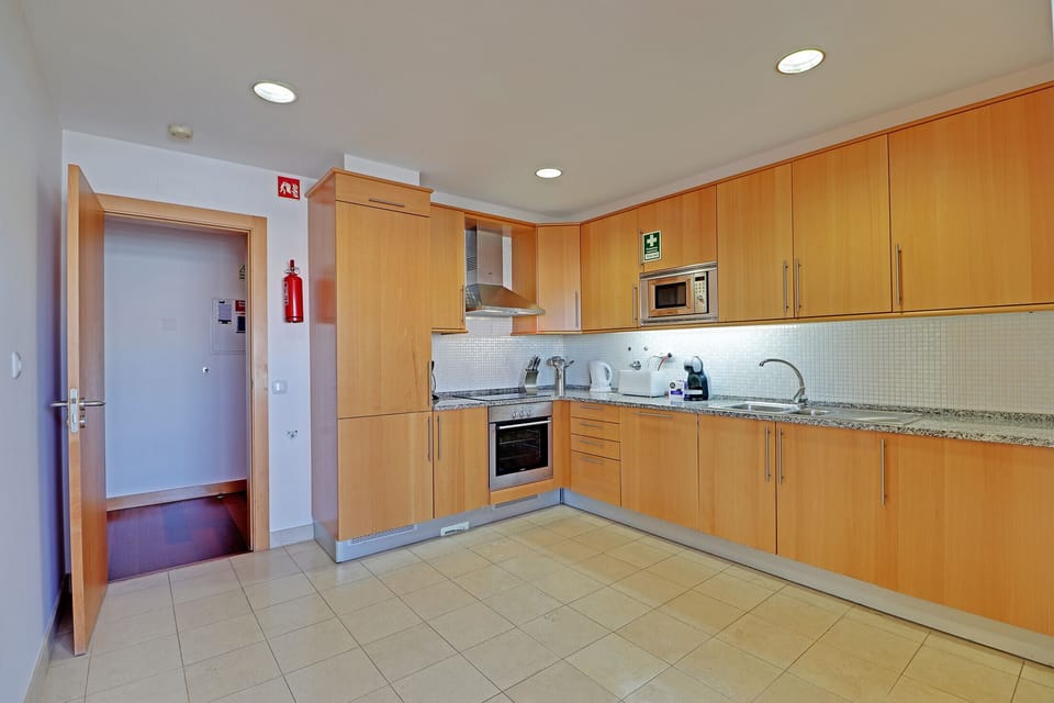 Apartment, 2 Bedrooms, Terrace | Private kitchen | Coffee/tea maker, microwave, oven, electric kettle