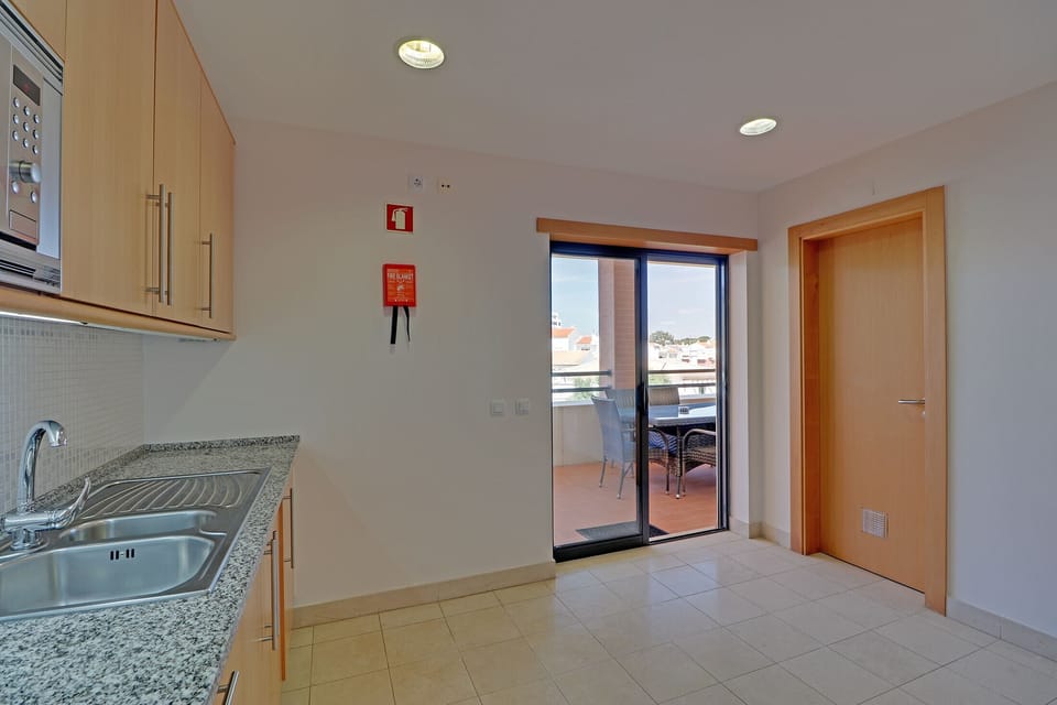 Apartment, 2 Bedrooms, Terrace | Private kitchen | Coffee/tea maker, microwave, oven, electric kettle