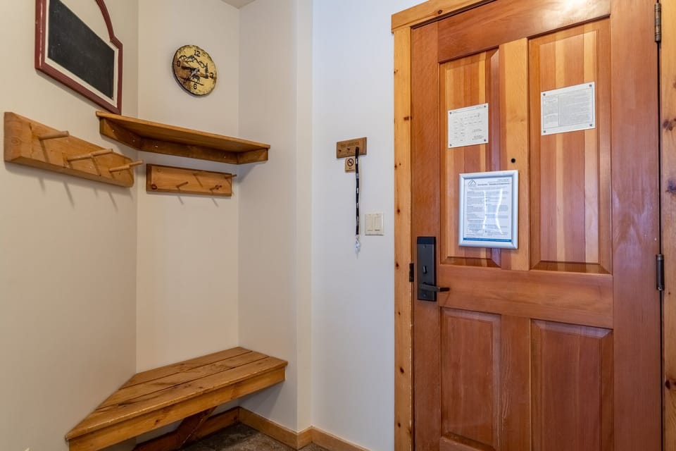 Store your gear on the warm wood hooks and bench, then settle in knowing everything you need is at your fingertips.