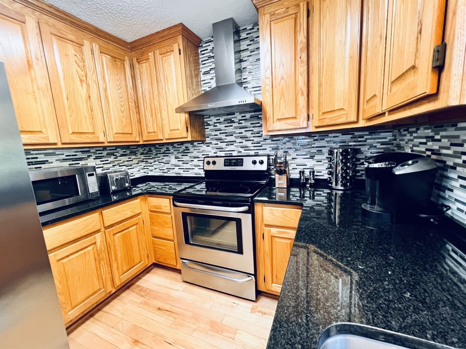 Fully stocked kitchen with all you need