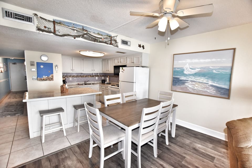 Condo, 3 Bedrooms | Dining
