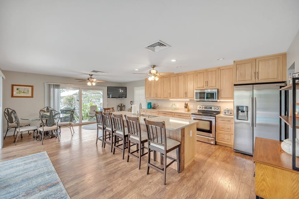 House, 3 Bedrooms | Private kitchen | Fridge, oven, coffee/tea maker, toaster