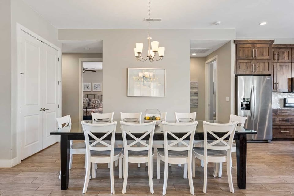 House, 5 Bedrooms | Dining