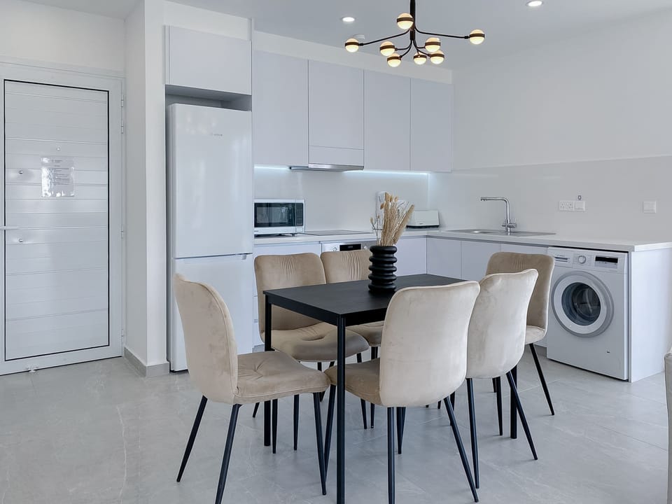 Luxury Apartment | Private kitchen | Full-size fridge, microwave, oven, electric kettle