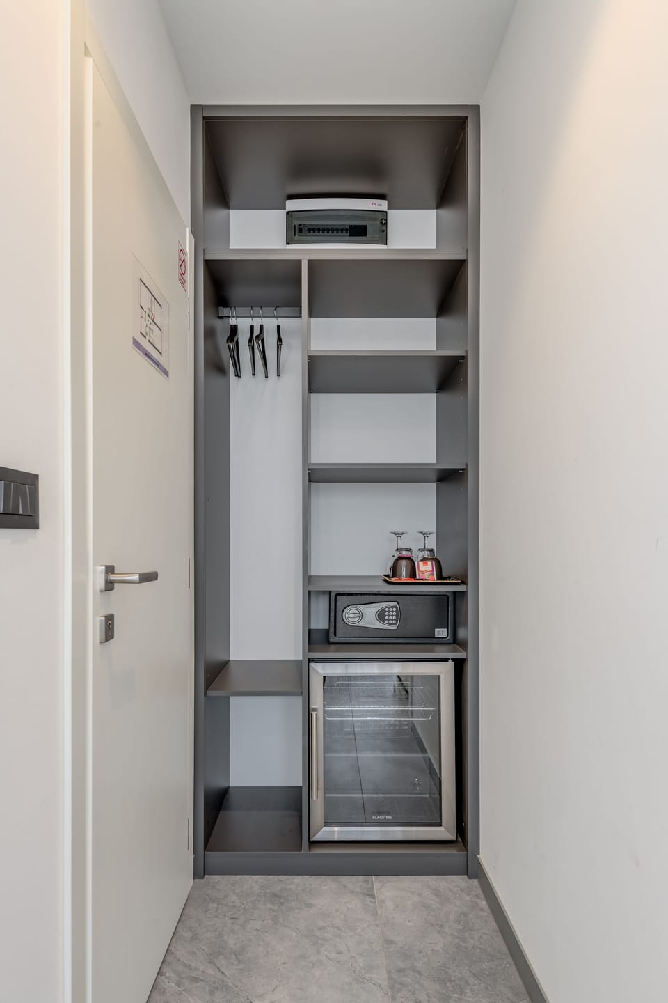 Deluxe Double Room, Balcony | In-room safe, individually decorated, individually furnished, desk