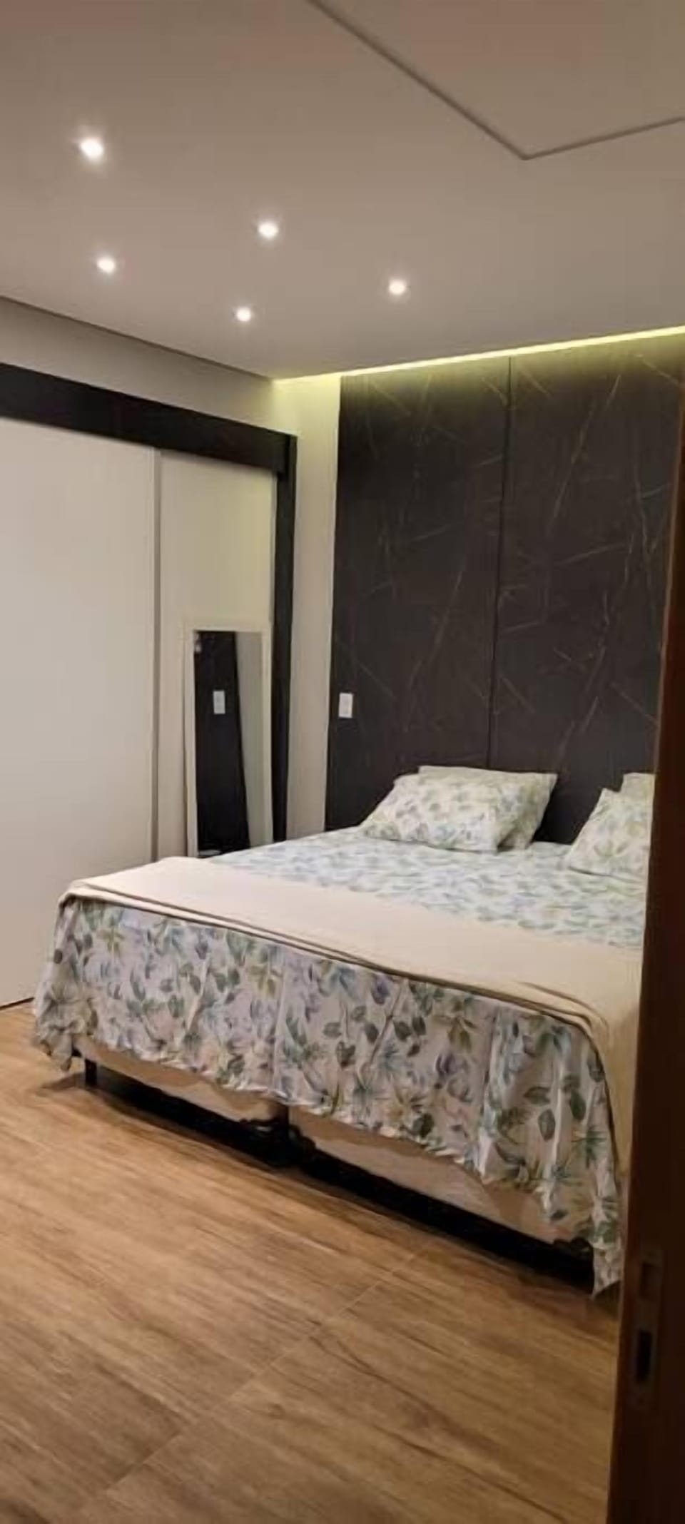 Deluxe Apartment | 3 bedrooms, free WiFi