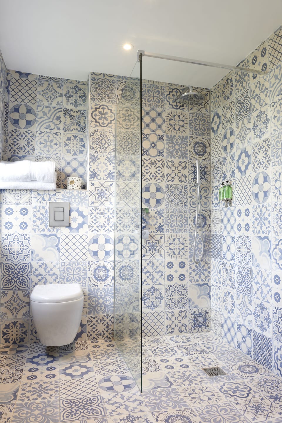 Shower, free toiletries, hair dryer, bathrobes