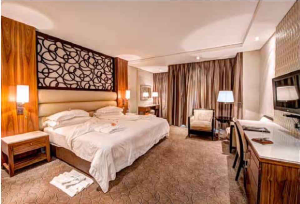 Minibar, in-room safe, desk, blackout drapes
