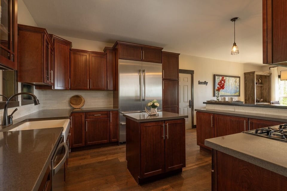 Main floor kitchen