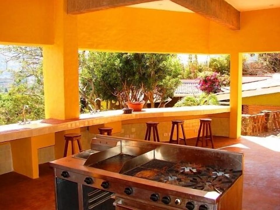 La Villa Bonita Culinary Vacation Hotel in Tepoztlan