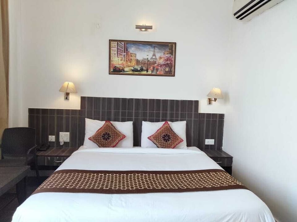 Double Room | Desk, laptop workspace, free WiFi